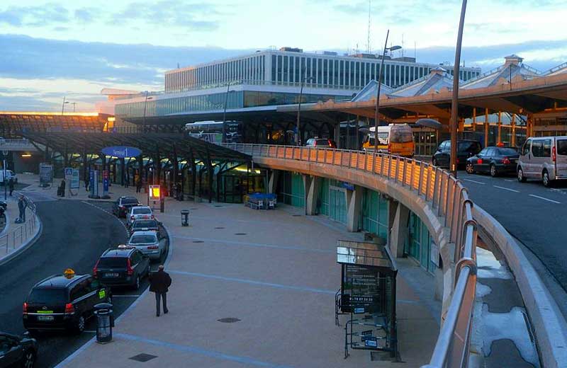 lyon saint expeury airport