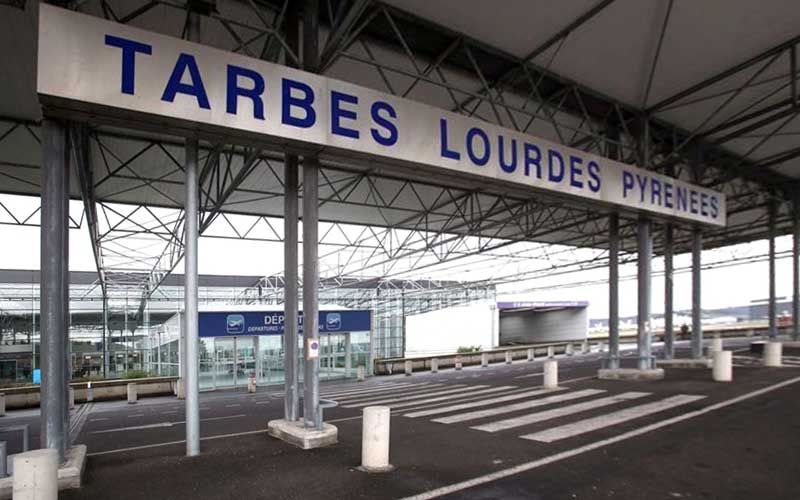 Airport Tarbes Lourdes Pyrenees